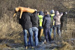 [VIDEO] Tajemnicze morderstwo kobiety rozwiązane! Wizja lokalna z udziałem zabójcy