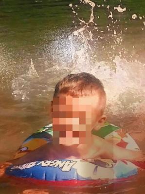 [VIDEO] Kolejny Dzielny Tata Piotr Krawczyk więzi dwójkę dzieci! To strażnik więzienny, który od 2 lat łamie postanowienia Sądu, pobił wicedyrektora więzienia a lekarze dziwnym zbiegiem okoliczności ciągle wystawiają mu zwolnienia lekarskie!