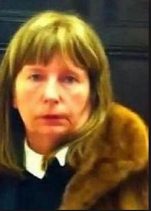 [VIDEO] Śledztwo z wniosku Bożeny Zalewskiej o ściganie prokurator Małgorzaty Sałackiej, żony Prokuratora Rejonowego z Kłodzka, będą prowadzić będą jej koledzy prokuratorzy z sąsiednich Ząbkowic Śląskich. Mimo, że ich szef prosił o wyłączenie ze sprawy!