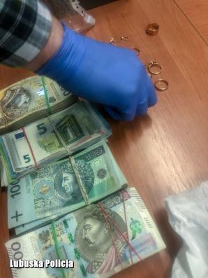 [VIDEO] Okradli seniorkę na 36 tysięcy zł. zatrzymani przez policjantów już zostali aresztowani