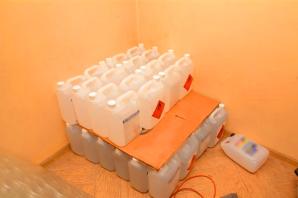 Miała być karma dla kurcząt, był tytoń i alkohol