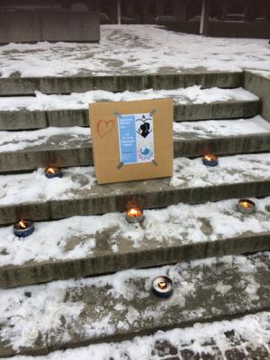 [VIDEO] Zapaliliśmy świecę przed Ambasadą Szwecji w Warszawie sprzeciwiając się zbrodniczej polityce tego kraju odbierającego dzieci naturalnym rodzicom! [PL/SE]