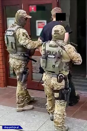 [VIDEO] Uderzenie specgrupy w pseudokibiców