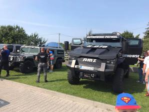 [VIDEO] Maja, Krzysztof i Krzyś. Oraz wozy Rutkowskiego na złocie aut i motocykli we Włoszczowie