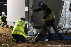 [VIDEO] Pierwsza w polsce budowa modułowa jednostki policji w prochowicach