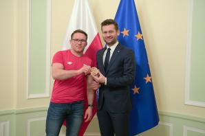 Minister Kamil Bortniczuk spotkał się z medalistami Mistrzostw Świata w zapasach w Oslo i Belgradzie