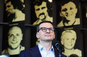 Polska i Słowenia gospodarzami tegorocznych mistrzostw świata w piłce siatkowej mężczyzn. Jesienią na polskich i holenderskich boiskach o tytuł mistrzyń świata będą walczyć reprezentacje kobiet. FIVB odebrała turniej Rosji