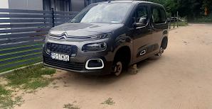 Mama niepełnosprawnego chłopca apeluje do złodziei: Błagam, oddajcie nam samochód. Naprawdę nie mamy w życiu lekko. Prosi o pomoc Rutkowskiego!