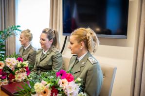 Podziękowania od ministra Mariusza Kamińskiego dla funkcjonariuszek Straży Granicznej zaangażowanych w działania na wschodniej granicy