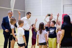 [VIDEO] Premier w Raszynie: rozpoczynamy wielki program budowy wielofunkcyjnych hal łukowych