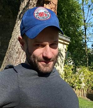 RUTKOWSKI poszukuje zaginionego we włoskim Bergamo Polaka. To 38-letni Grzegorz PLIS. Wiesz,co się stało podczas jego przesiadki do Luksemburga? Znasz jego rosyjską dziewczyną ze zdjęcia Ksenię z Warszawy? Dzwoń na nr alarmowy Biura Rutkowski +48600 007007