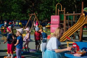 [VIDEO] Szef polskiego rządu złożył życzenia wszystkim dzieciom z okazji ich święta. Mateusz Morawiecki w przedszkolu w Żabiej Woli ogłosił rozpoczęcie konsultacji w sprawie 800+