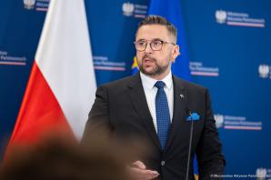 [VIDEO] Wiceminister Marcin Kulasek: PiS ponosi pełną odpowiedzialność za to, że polska zbrojeniówka nie otrzyma znaczących unijnych środków