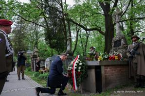 W środę przypadła 14. rocznica katastrofy smoleńskiej, w której zginęło 96 osób, w tym Prezydent RP Lech Kaczyński z Małżonką Marią. W Krakowie i Warszawie Prezydent Andrzej Duda oddał hołd ofiarom tragedii z 10 kwietnia 2010 roku