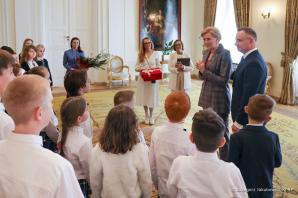 Spotkanie z uczniami polsko-angielskiej szkoły z małżonką Prezydenta Andrzeja Dudy w Belwederze