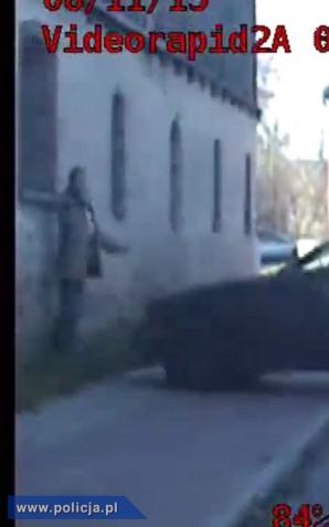 Niemal potrącił pieszego. Brakowało centymetrów