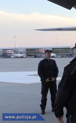 Kolejny konwój poszukiwanych dotarł do Polski