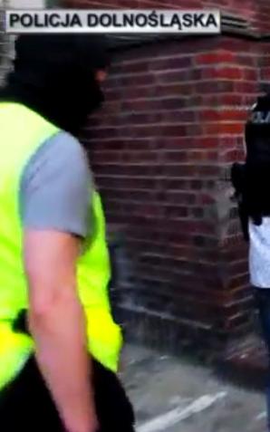  Wrocław: 27-latek poszukiwany listem gończym za podwójne usiłowanie zabójstwa wpadł w ręce policjantów