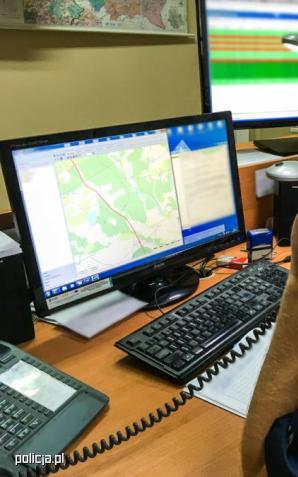 Grzybiarz zgubił się w lesie. Dyżurny pomógł, a dzielnicowi znaleźli