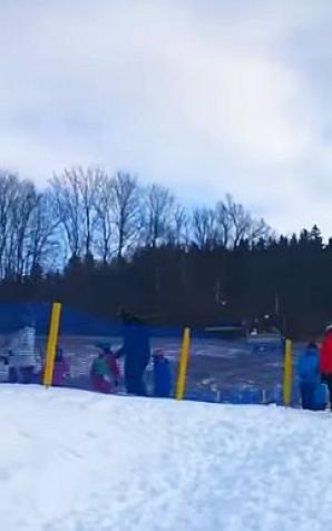 [VIDEO] 70 proc. Polaków spędzi ferie na nartach. GOPR w specjalnie przygotowanych zimowych miasteczkach będzie uczył zasad bezpieczeństwa na stoku