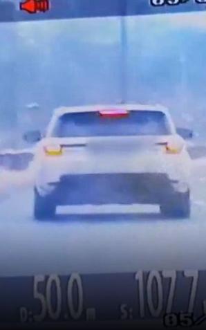 [VIDEO] Olsztyn: 107 km/h w terenie zabudowanym. Zamiast kary - policyjna eskorta do szpitala