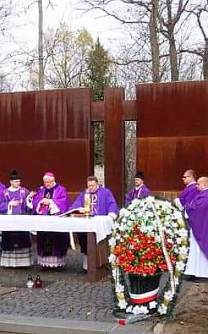 Uroczystości Wszystkich Świętych i Dzień Zaduszny na polskich cmentarzach na Ukrainie