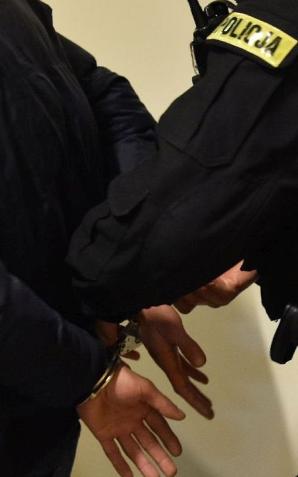 Kucharz był poszukiwany. W pizzerii rozpoznała go policjantka