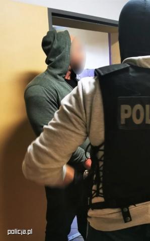 [VIDEO] W ogródku działkowym schowali 12 kg amfetaminy