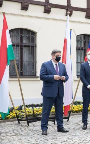 [VIDEO] Ministrowie spraw zagranicznych państw V4 o możliwościach ściślejszej współpracy w ramach organizacji międzynarodowych