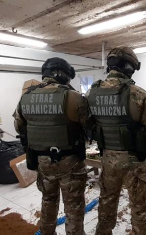 [VIDEO] 19 ton nielegalnego suszu! Pod Łowiczem rozbito zorganizowaną grupę przestępczą