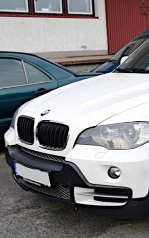 Funkcjonariusze Straży Granicznej z Korczowej oraz Medyki udaremnili trzy próby wywozu na Ukrainę aut pochodzących z przestępstwa.  Obywatel Rumunii zamierzał wywieść auto skradzione we Francji, a obywatel Niemiec - z Włoch.