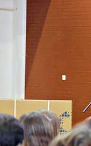 [VIDEO] Minister Krzysztof Szczucki odwiedził II Liceum Ogólnokształcące im. Jana Śniadeckiego w Kielcach. Placówka obchodzi w tym roku jubileusz 120-lecia istnienia