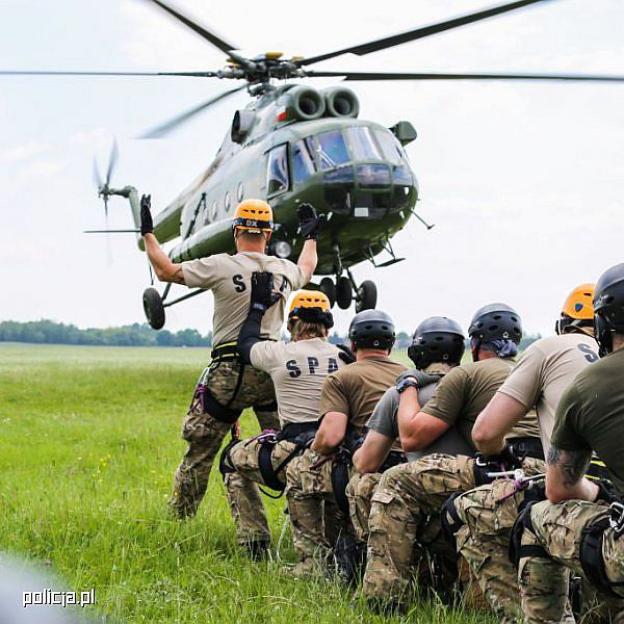 [FOTO] Antyterroryści z całego kraju ćwiczą w Kielcach