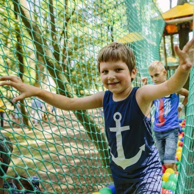 Dzięki budżetowi obywatelskiemu na Julianowie powstał park linowy
