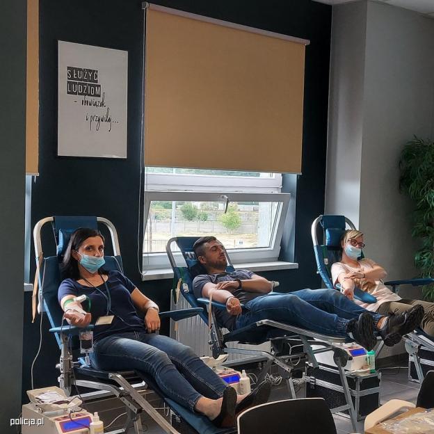 Rekordowa zbiórka krwi w opoczyńskiej komendzie - wspólnie walczymy o życie naszego kolegi policjanta