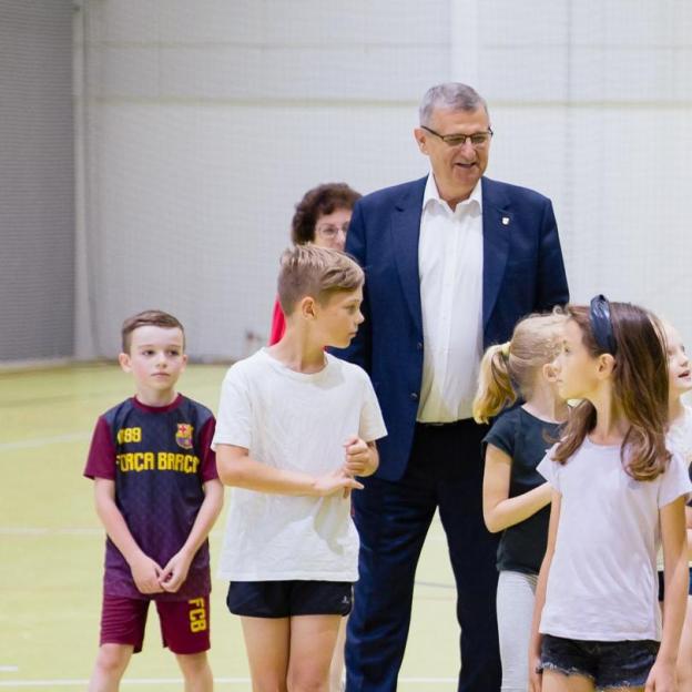 [VIDEO] Premier w Raszynie: rozpoczynamy wielki program budowy wielofunkcyjnych hal łukowych