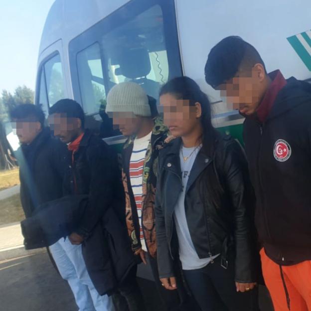 Serbowie? Ukraińcy? Nie, Nepalczycy nielegalnie przekroczyli granicę ukryci w naczepie tira