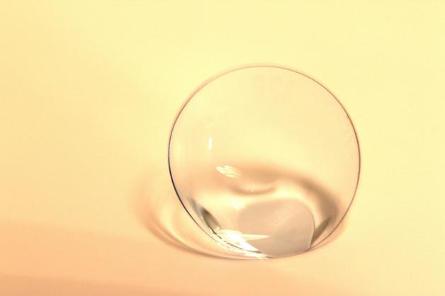 Na polskim rynku pojawią się soczewki akcentujące. Pogłębiają barwę oczu, powiększają optycznie tęczówkę i łagodzą oznaki zmęczenia