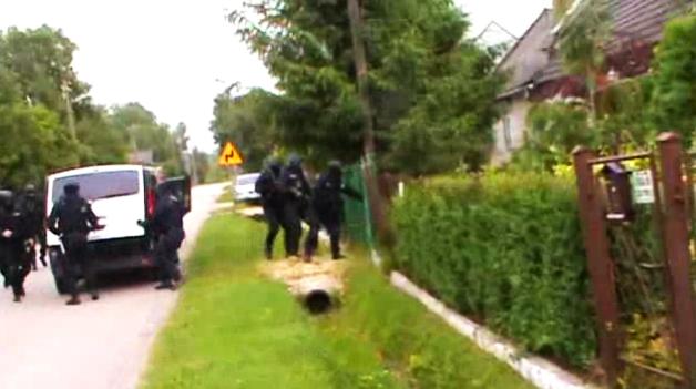 Brawurowa akcja polskich policjantów przy zatrzymaniu bandyty z Łotwy