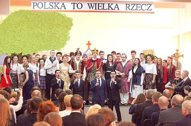 [VIDEO] Prezydent RP w Liceum Polonijnym: Dziękuję, że zachowaliście poczucie wspólnoty z ojczyzną