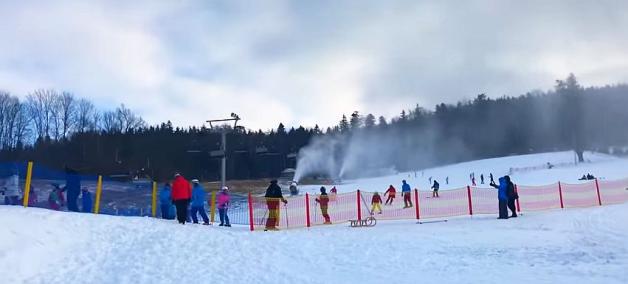 [VIDEO] 70 proc. Polaków spędzi ferie na nartach. GOPR w specjalnie przygotowanych zimowych miasteczkach będzie uczył zasad bezpieczeństwa na stoku
