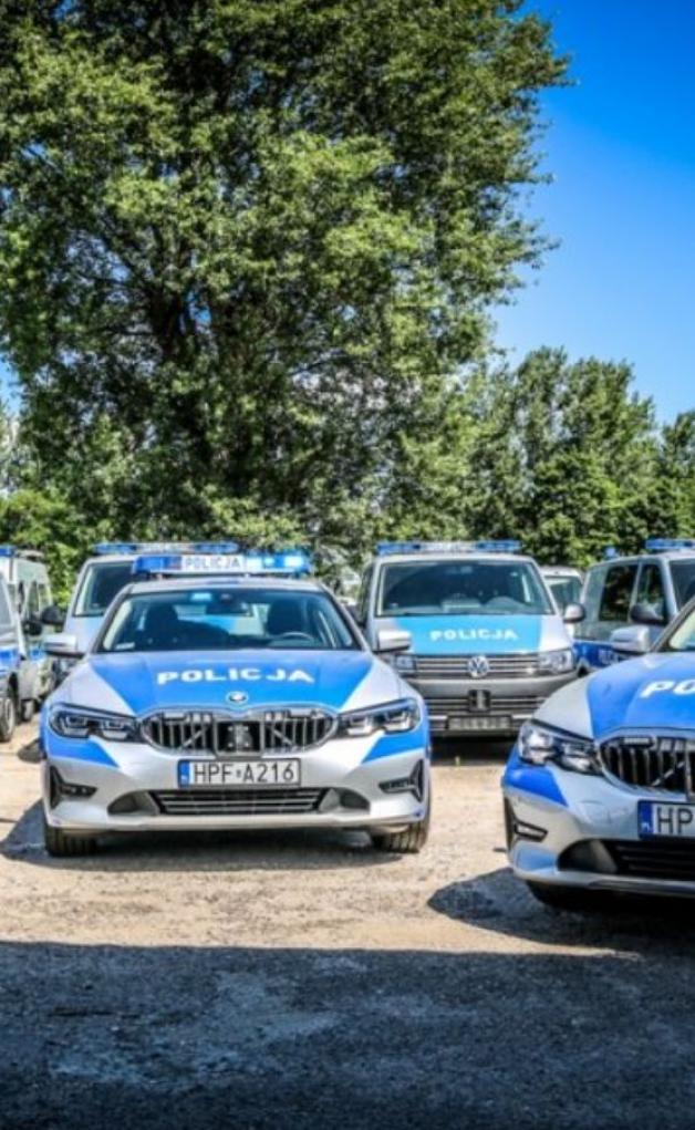 Nowe oznakowane radiowozy na drogach województwa łódzkiego