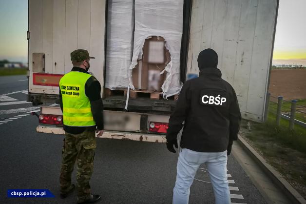 [VIDEO] Przejęte 8 mln sztuk przemyconych białoruskich papierosów z Litwy.