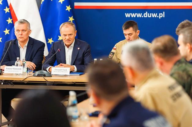 [VIDEO] Służby są w wysokiej gotowości i dyspozycji – specjalna odprawa we Wrocławiu w związku z zagrożeniem powodziowym