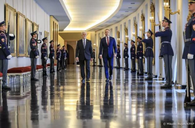 [VIDEO] O bezpieczeństwa, współpracy w ramach Grupy Wyszehradzkiej i Inicjatywy Trójmorza oraz relacjach dwustronnych i współpracy gospodarczej. Prezydent Karol Nawrocki z prezydentem Czech w Pradze